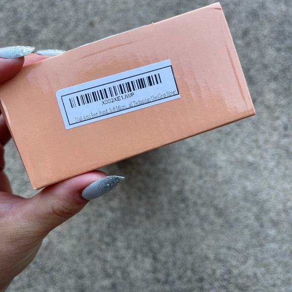 🚫 SOLD NEW Manicure Pillow with Stand (Expandable) - Picture 9 of 12